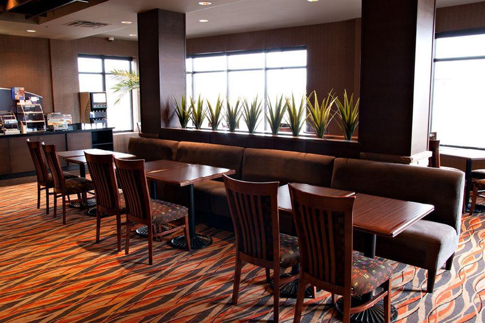 Holiday Inn Express Pembroke By Ihg Exterior foto