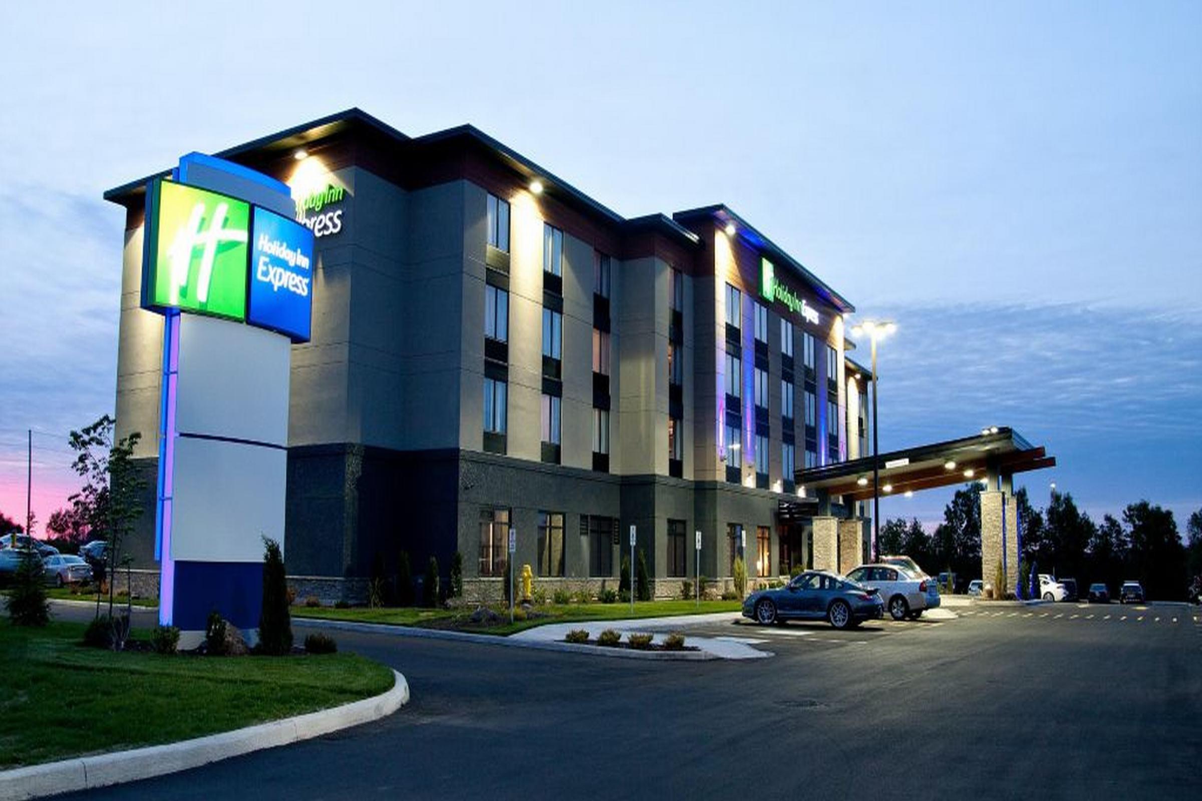 Holiday Inn Express Pembroke By Ihg Exterior foto