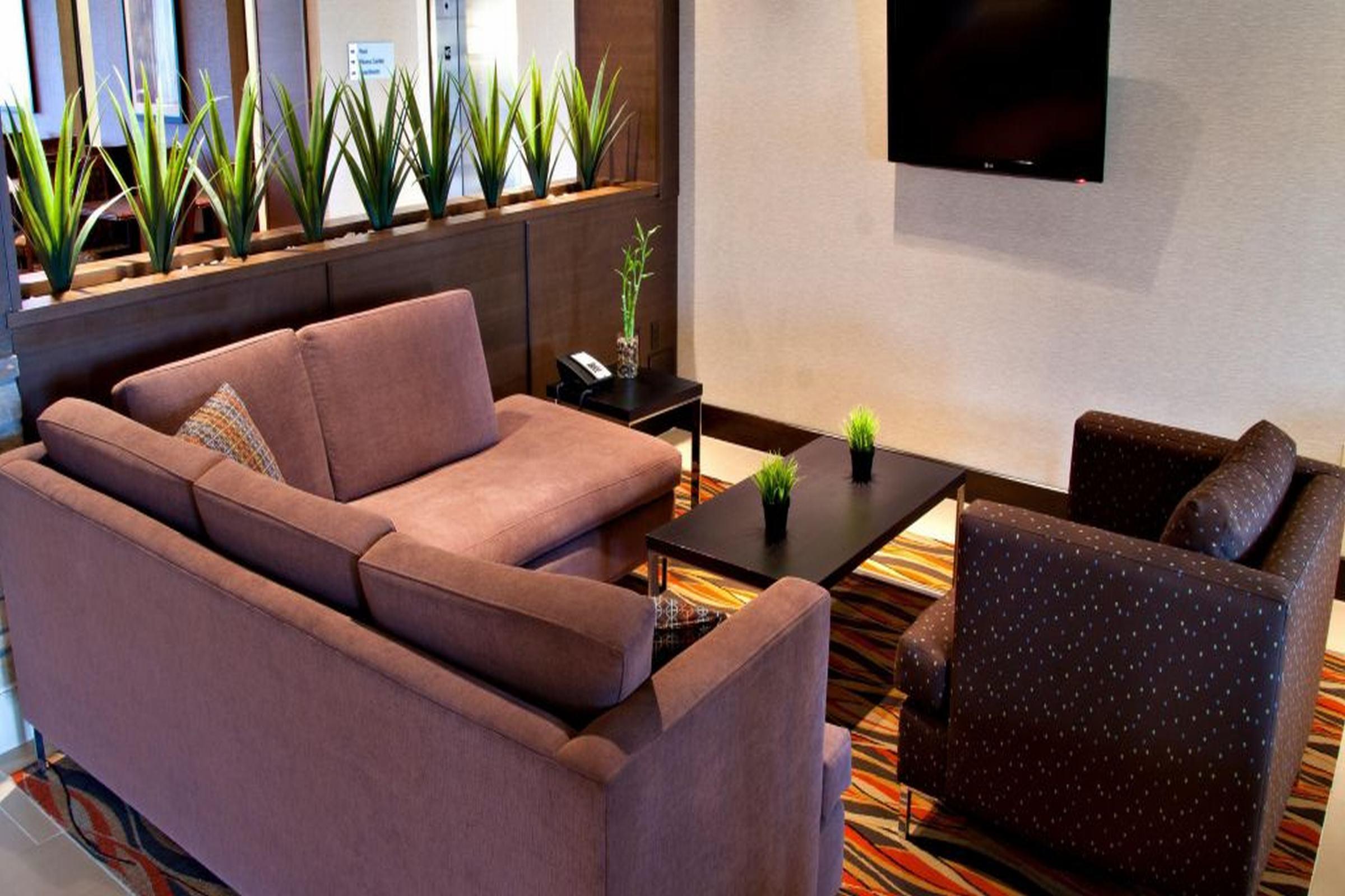 Holiday Inn Express Pembroke By Ihg Exterior foto