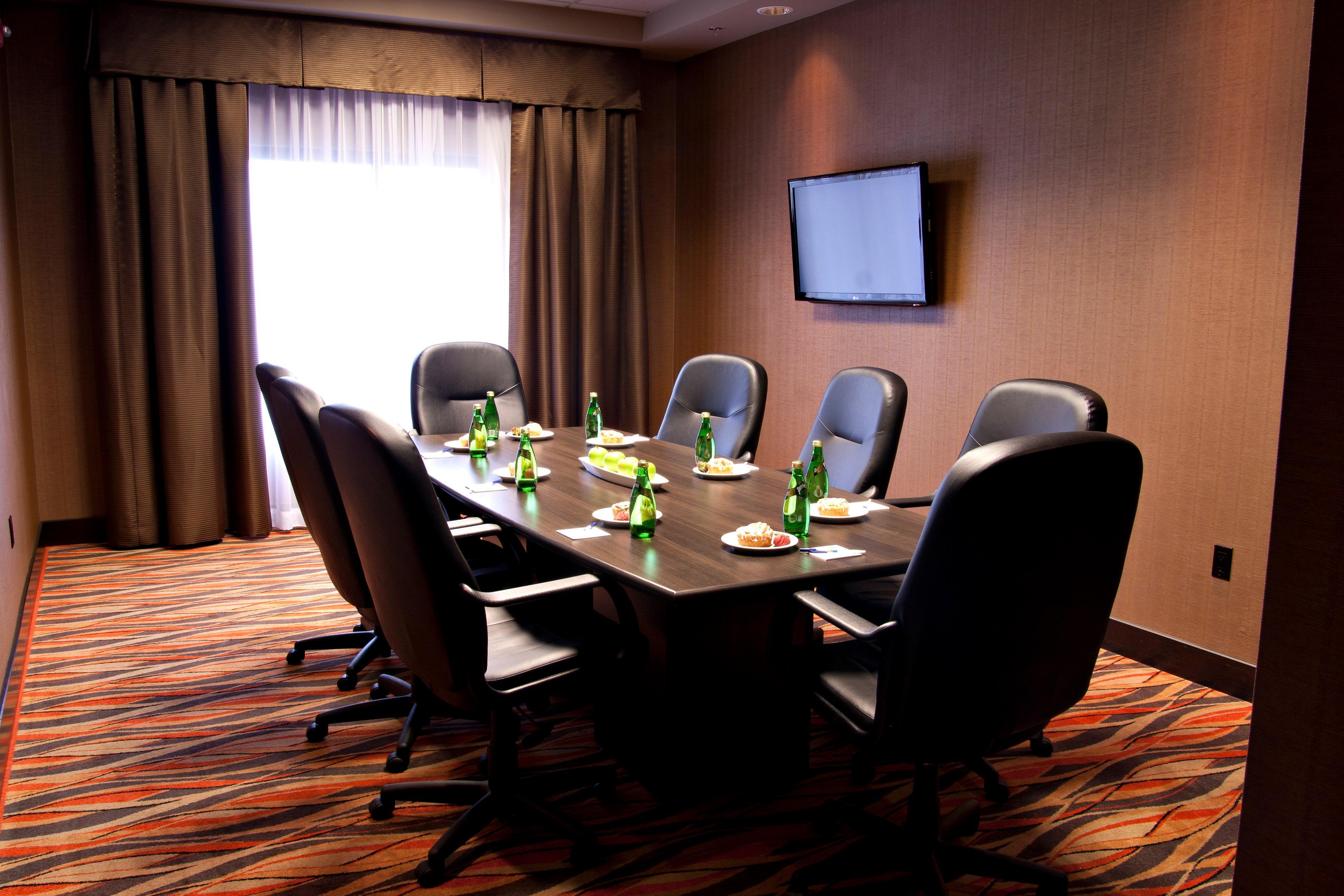 Holiday Inn Express Pembroke By Ihg Exterior foto