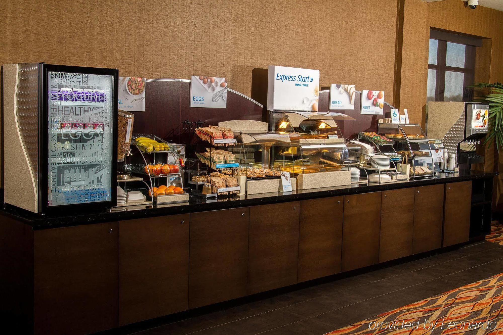 Holiday Inn Express Pembroke By Ihg Exterior foto